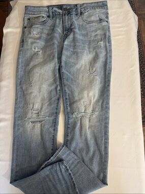 American Eagle Outfitters Light Blue Next Level Air Flex Distressed Jeans